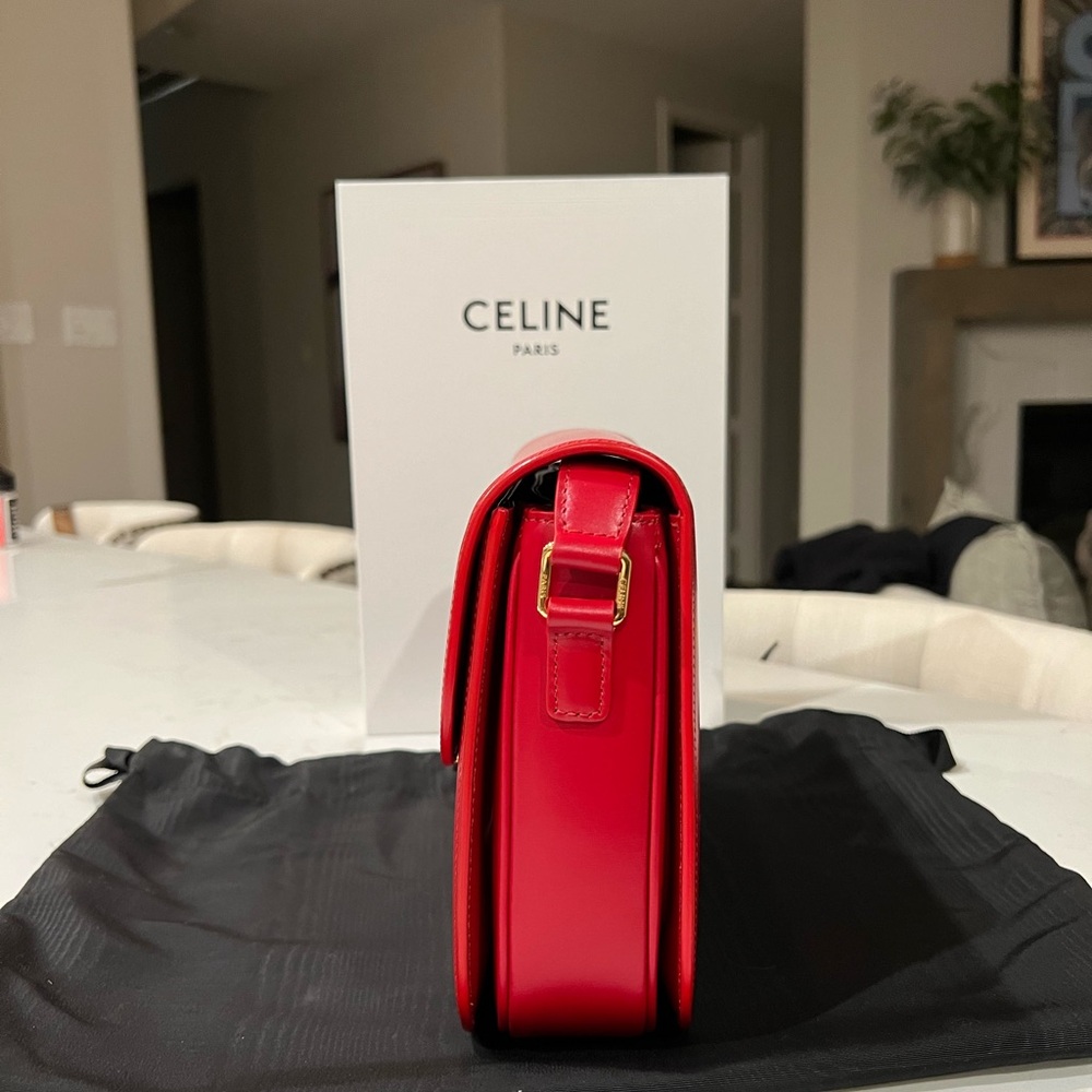 Celine LARGE TRIOMPHE BAG IN SHINY CALFSKIN
RED - Picture 6 of 12